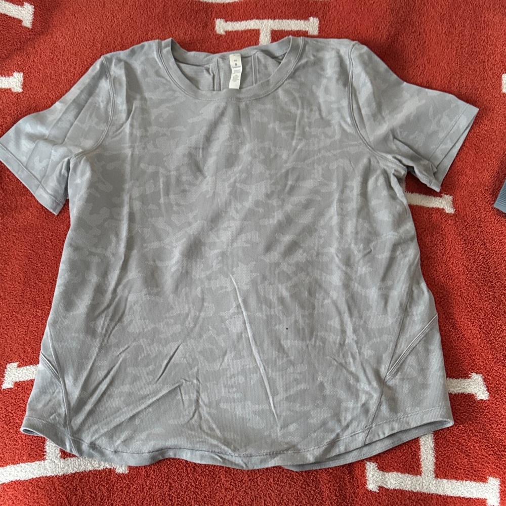 lululemon Gray Short Sleeve Tee